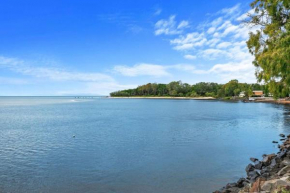 Sandbar on Moreton 5 Bedroom